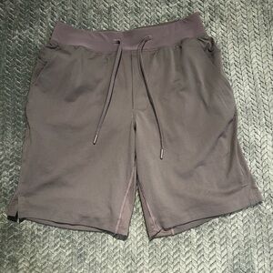 Men’s Lululemon T.H.E. Short 9" Mesh Liner Size M